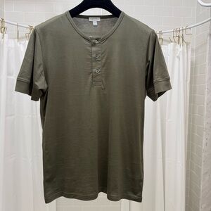 Sunspel Olive Henley Short-Sleeve Tee